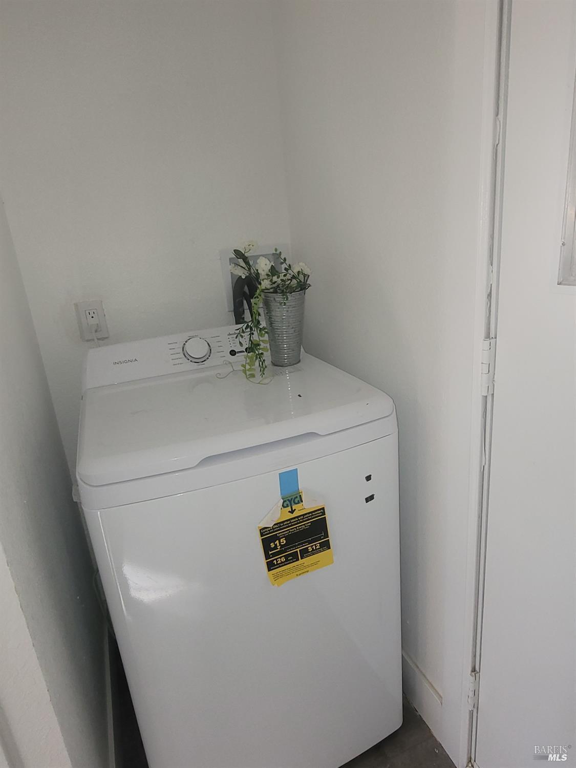 839 Nonie Street Santa Rosa, CA 95403 - Photo 18 of 23 a utility room with dryer and washer