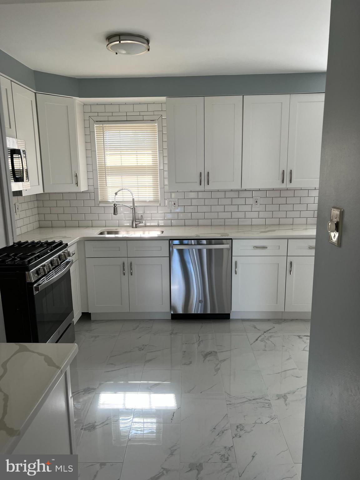 24 Pony Run Sewell, NJ 08080 - Photo 12 of 49