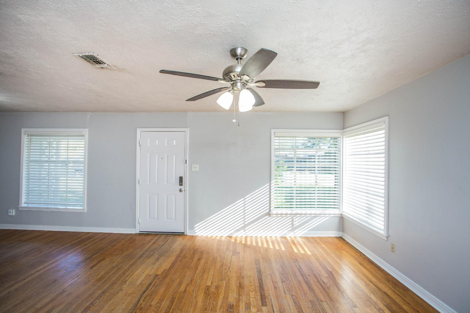 4109 33rd Street Lubbock, TX 79410 - Photo 4 of 26 Photo 4