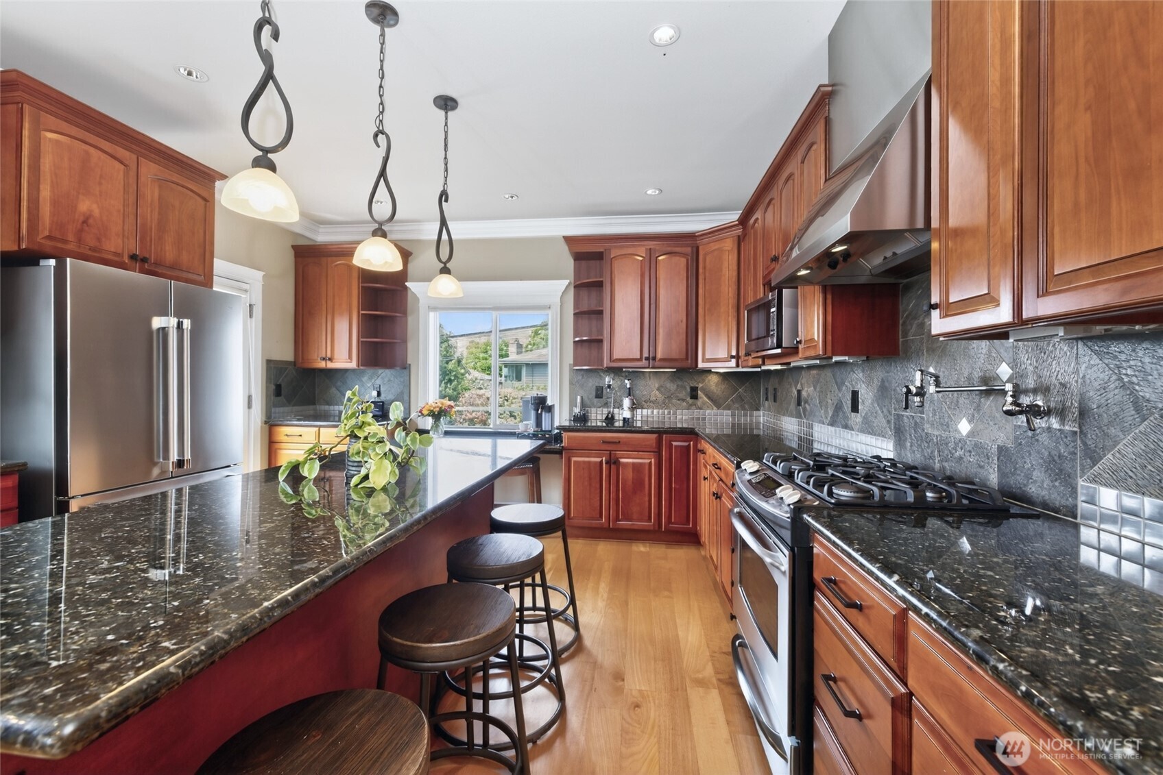 816 Walnut Street Edmonds, WA 98020 - Photo 10 of 40