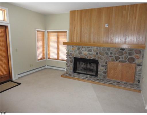939 Incline Way, Unit 219 Incline Village, NV 89451 - Photo 3 of 12 Living Room.