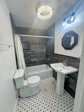 $2,650 | 702 Marion Street, Port Neches, TX 77651