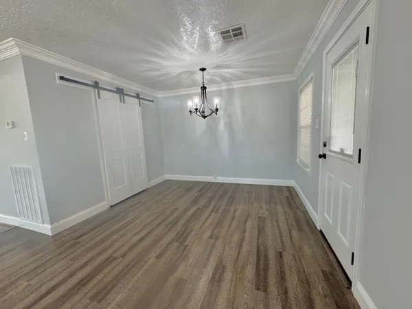 $2,650 | 702 Marion Street, Port Neches, TX 77651