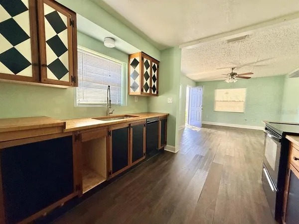 $1,700 | 115 East Chesley Avenue, Eustis, FL 32726