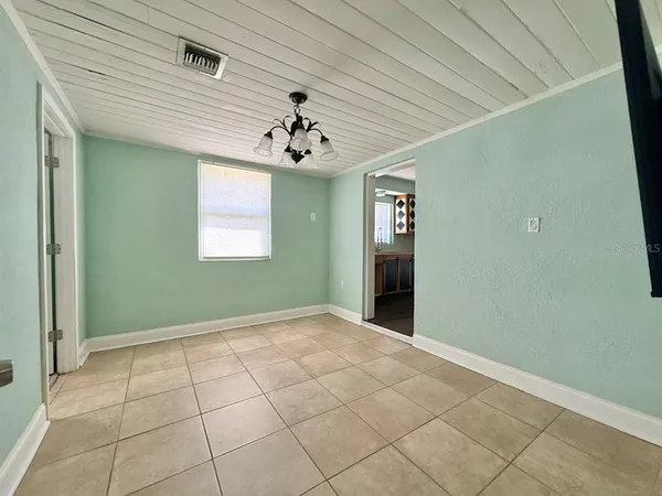 $1,700 | 115 East Chesley Avenue, Eustis, FL 32726