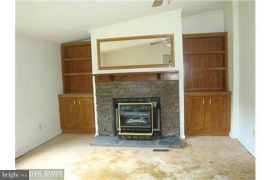 25 Blue Valley Road Linden, VA 22642 - Photo 11 of 17 Family Room