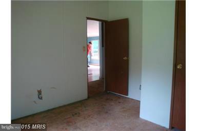 25 Blue Valley Road Linden, VA 22642 - Photo 14 of 17 Bedroom