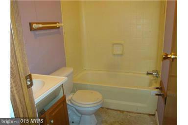 25 Blue Valley Road Linden, VA 22642 - Photo 16 of 17 Bath