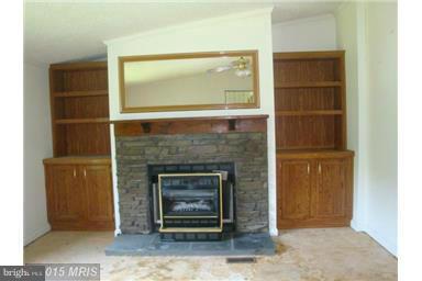 25 Blue Valley Road Linden, VA 22642 - Photo 17 of 17 Family Room