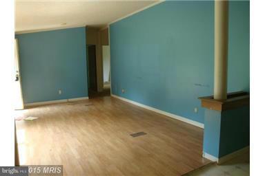 25 Blue Valley Road Linden, VA 22642 - Photo 9 of 17 Living Room