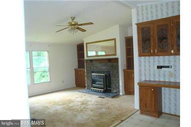 25 Blue Valley Road Linden, VA 22642 - Photo 10 of 17 Family Room