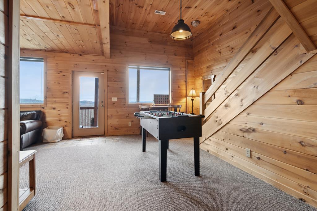 472 Timber Ridge Blue Ridge, GA 30513 - Photo 39 of 63 a view of a livingroom with furniture and a ceiling fan