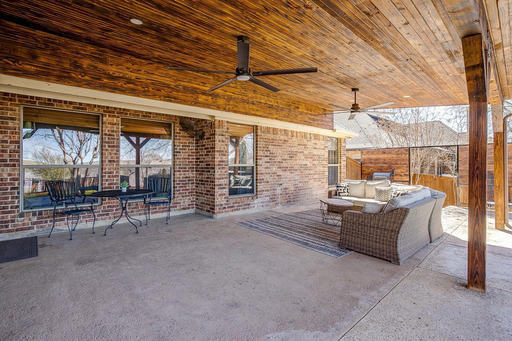 43 Crown Road Willow Park, TX 76087 - Photo 33 of 40 a living room with furniture