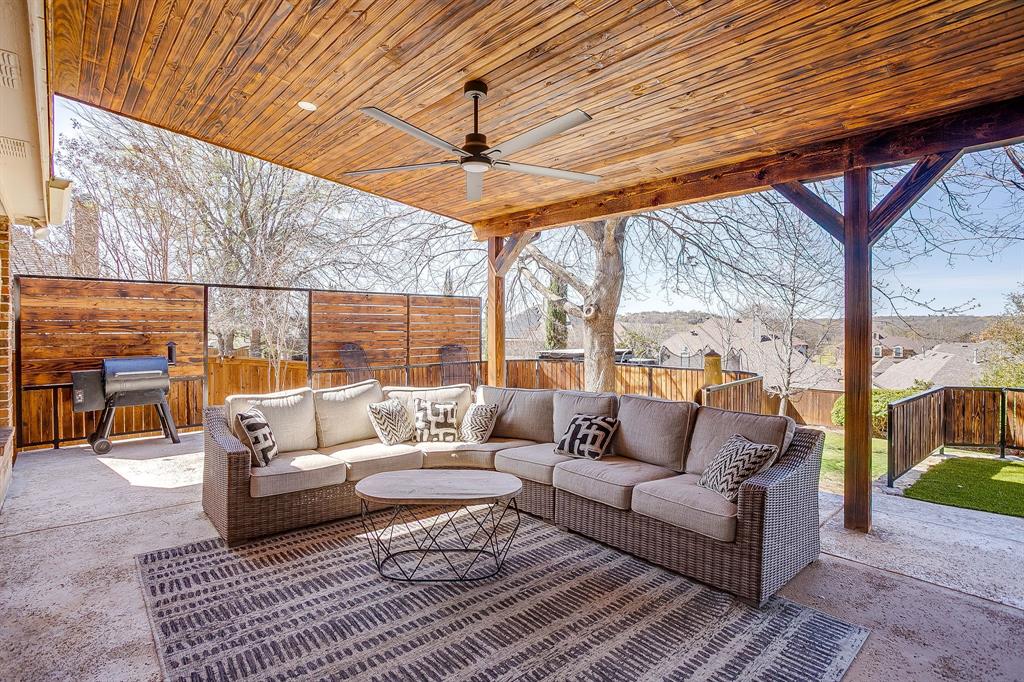43 Crown Road Willow Park, TX 76087 - Photo 35 of 40 a balcony with furniture