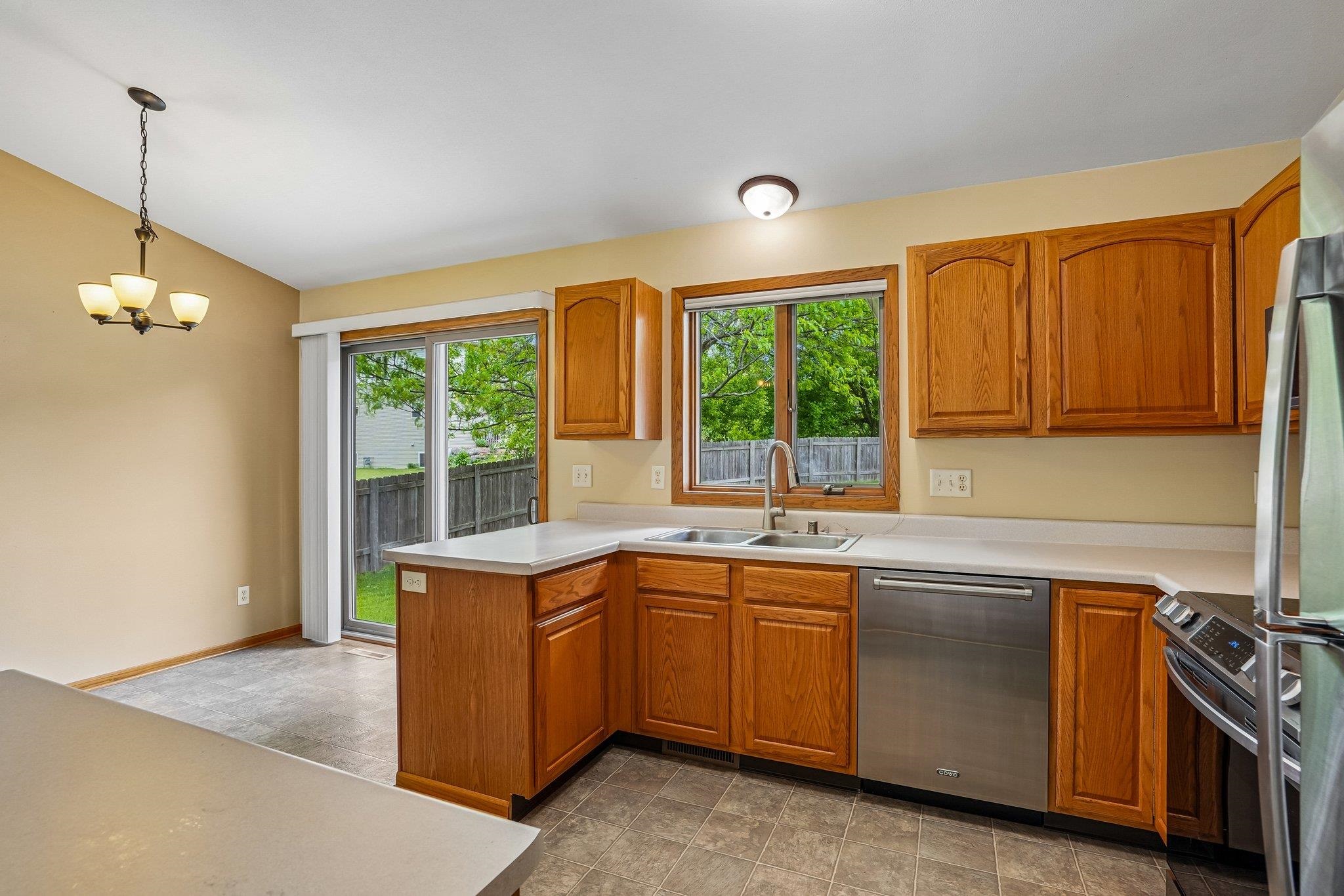 7526 Crawling Stone Road Madison, WI 53719 - Photo 13 of 44