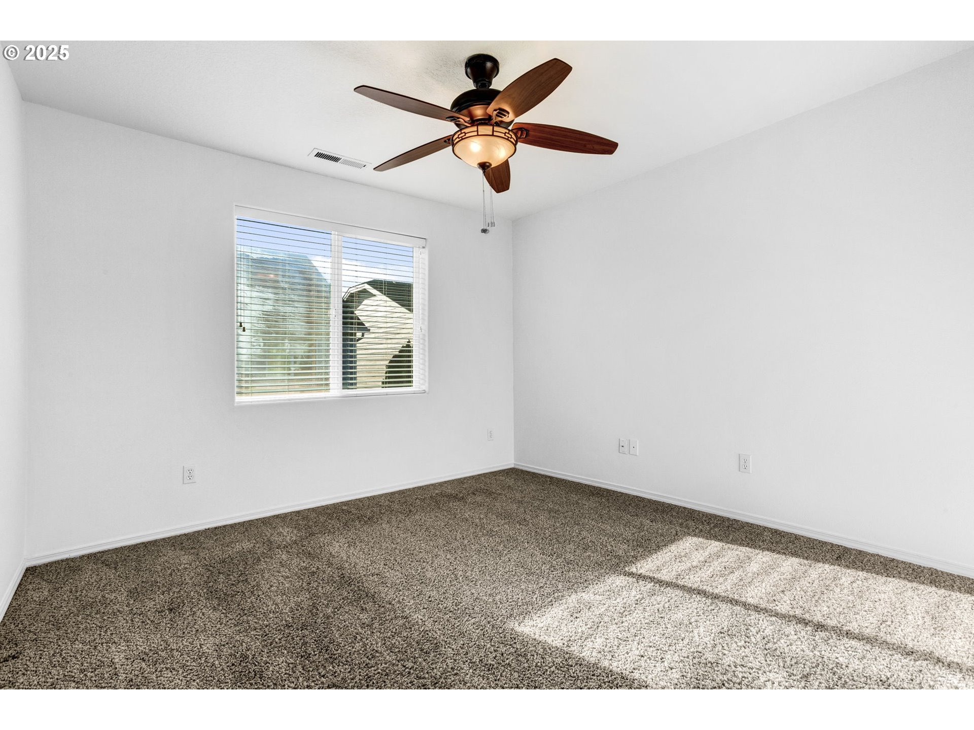 950 Southwest 17th Way Troutdale, OR 97060 - Photo 25 of 42