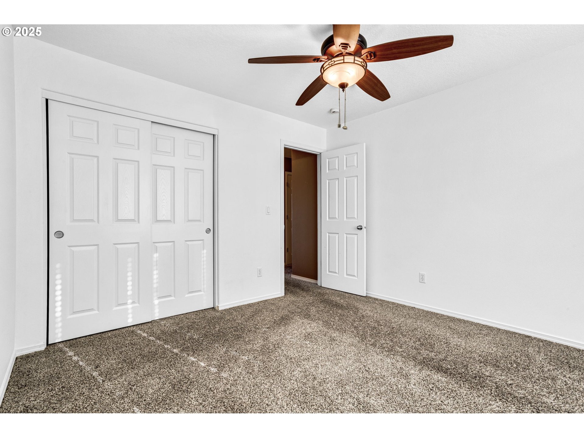 950 Southwest 17th Way Troutdale, OR 97060 - Photo 27 of 42