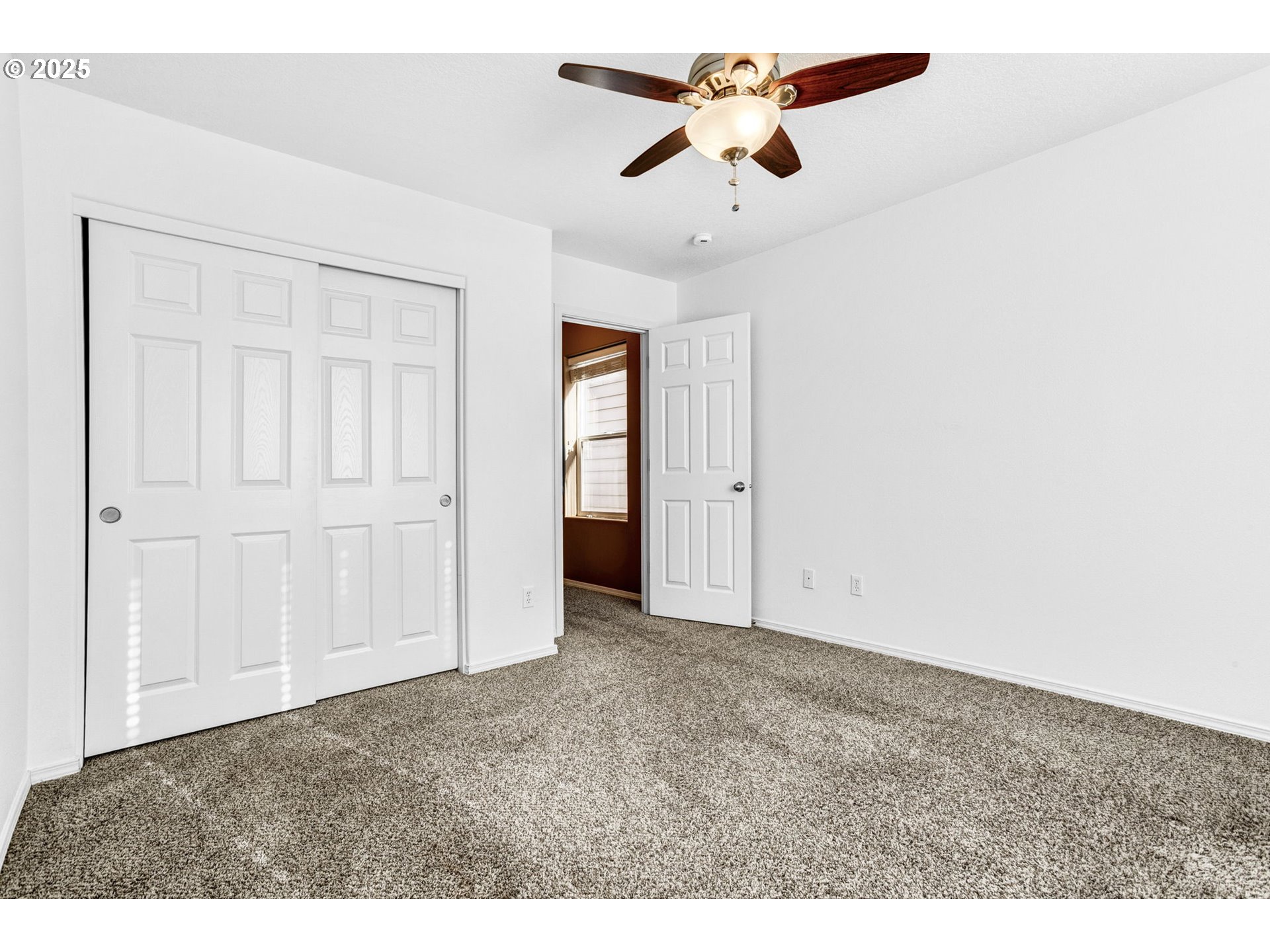 950 Southwest 17th Way Troutdale, OR 97060 - Photo 31 of 42