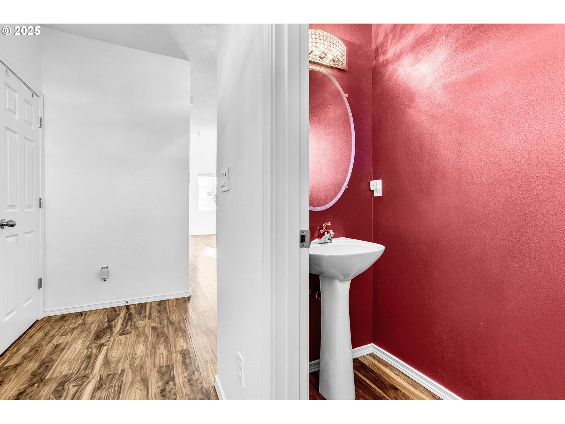 950 Southwest 17th Way Troutdale, OR 97060 - Photo 5 of 42