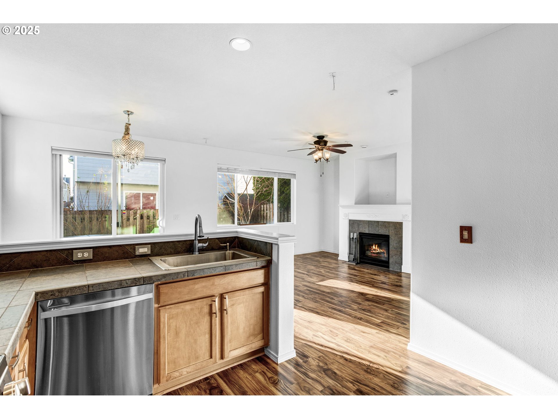 950 Southwest 17th Way Troutdale, OR 97060 - Photo 7 of 42