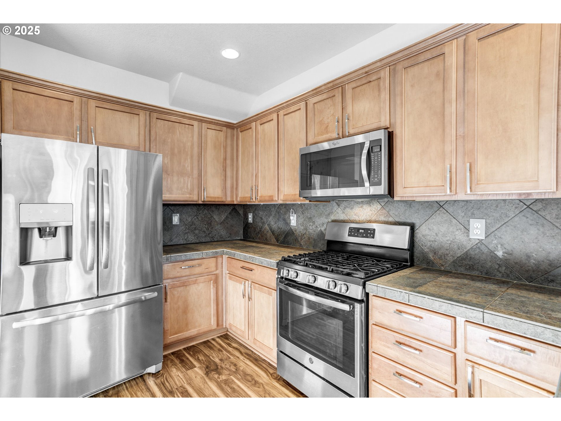 950 Southwest 17th Way Troutdale, OR 97060 - Photo 8 of 42