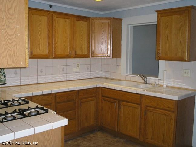 149 Heidt Road Palatka, FL 32177 - Photo 6 of 11 kitchen