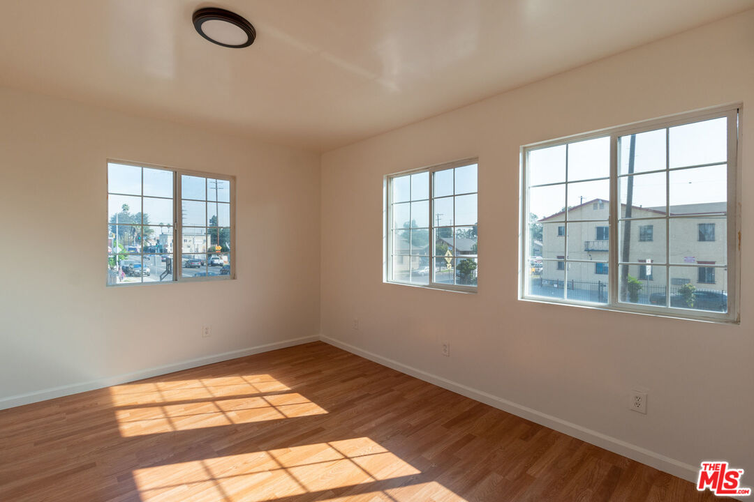 5605 Compton Avenue Los Angeles, CA 90011 - Photo 11 of 17