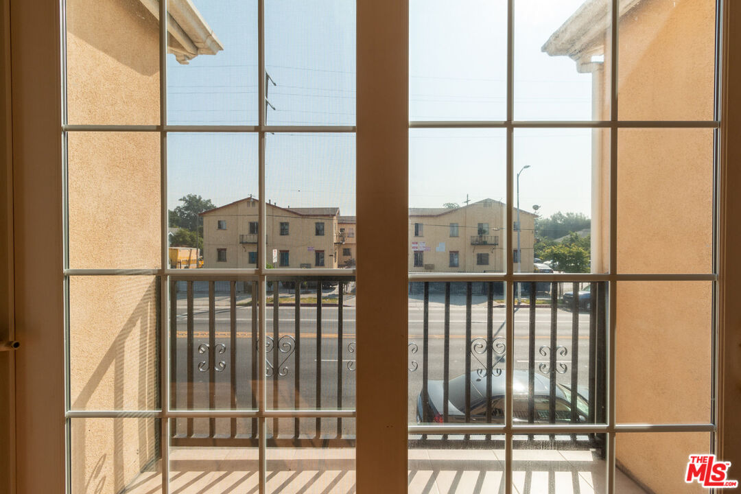 5605 Compton Avenue Los Angeles, CA 90011 - Photo 16 of 17