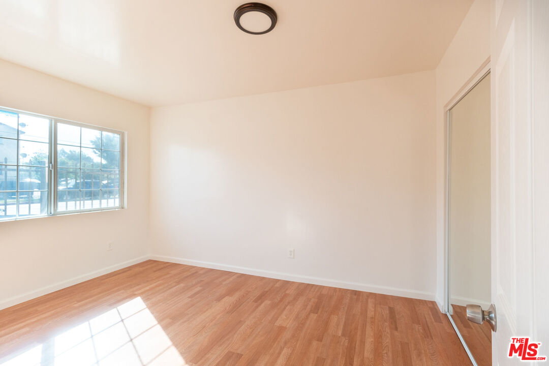 5605 Compton Avenue Los Angeles, CA 90011 - Photo 8 of 17