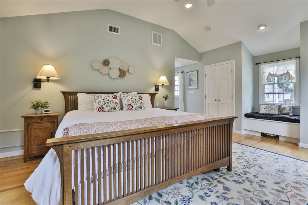 33 Reynolds Road Wakefield, MA 01880 - Photo 22 of 42