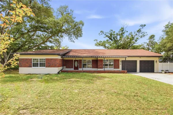 $2,895 | 6121 East Whiteway Drive, Tampa, FL 33617