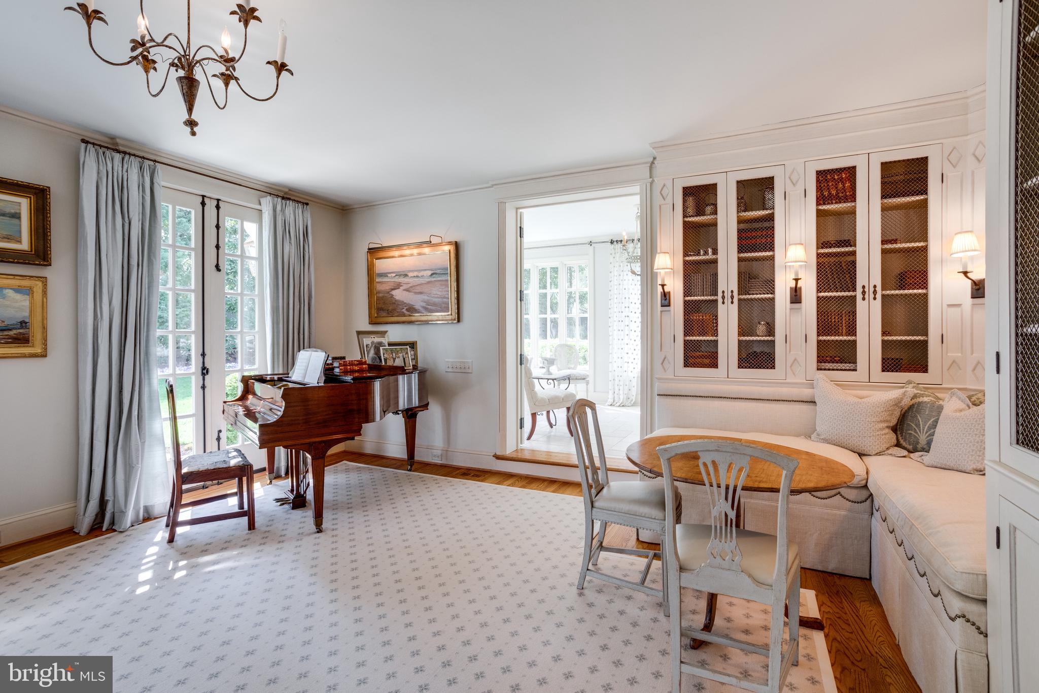 2203 Belle Haven Road Alexandria, VA 22307 - Photo 12 of 77 Custom French wire cabinets