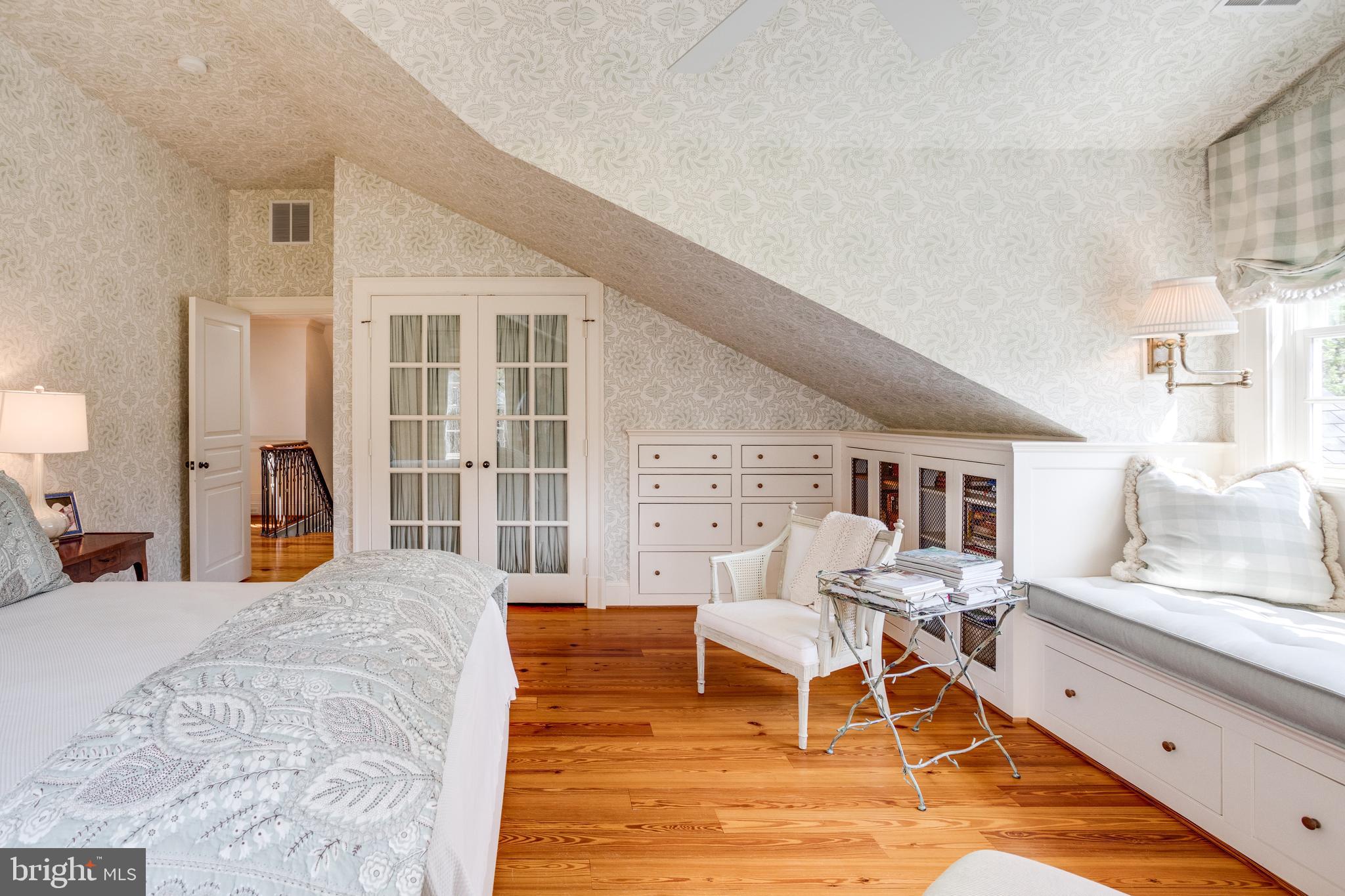 2203 Belle Haven Road Alexandria, VA 22307 - Photo 52 of 77 Fifth bedroom with window seat