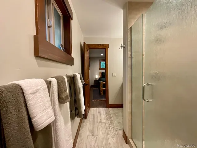 a en suite bathroom with a shower