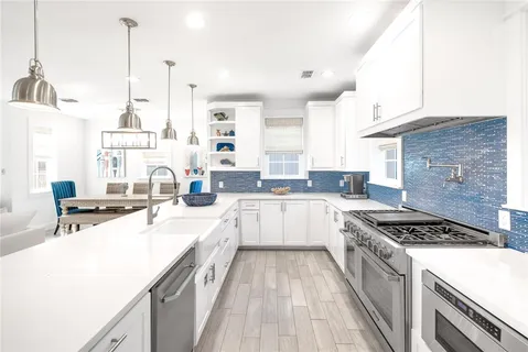 $1,990,000 | 135 Sunrise Avenue, Port Aransas, TX 78373