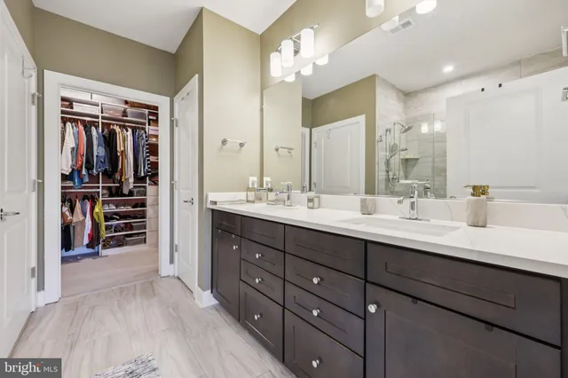 $720,000 | 104 St Ives Place, Unit 402, Oxon Hill, MD 20745