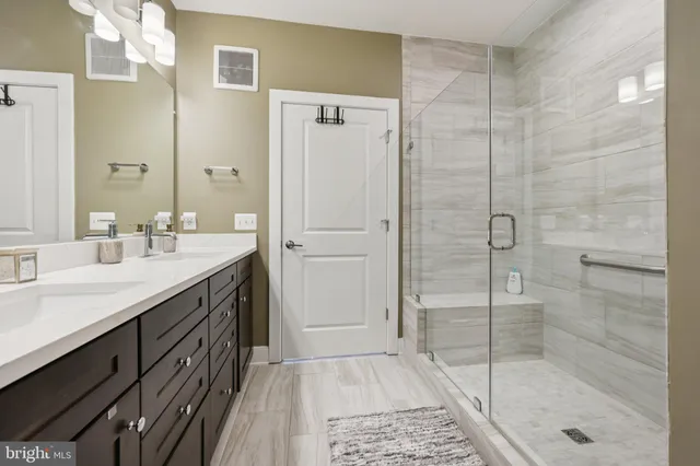 $720,000 | 104 St Ives Place, Unit 402, Oxon Hill, MD 20745