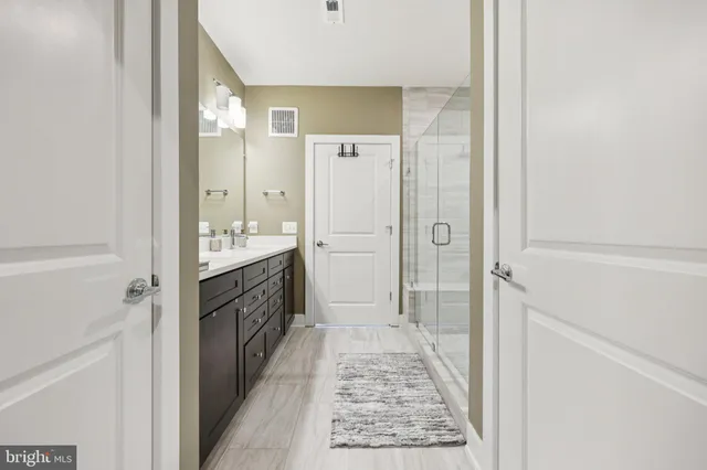 $720,000 | 104 St Ives Place, Unit 402, Oxon Hill, MD 20745