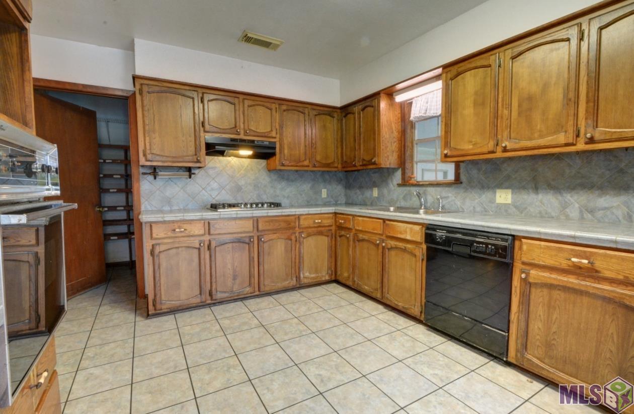 9333 West Inniswold Road Baton Rouge, LA 70809 - Photo 3 of 27