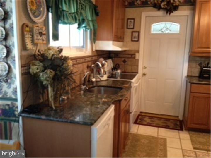 47 Sugarplum Road Levittown, PA 19056 - Photo 7 of 14 Gallery Image 7