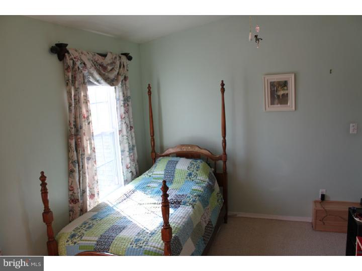 47 Sugarplum Road Levittown, PA 19056 - Photo 10 of 14 Gallery Image 10