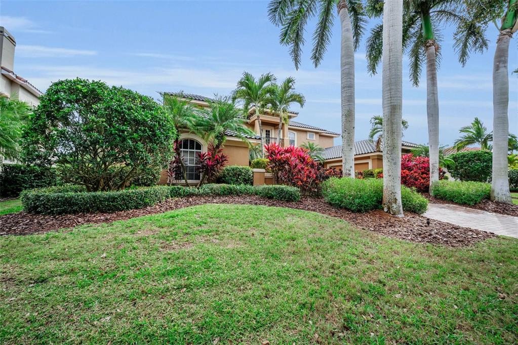 8871 Silverthorn Road Seminole, FL 33777 - Photo 13 of 98