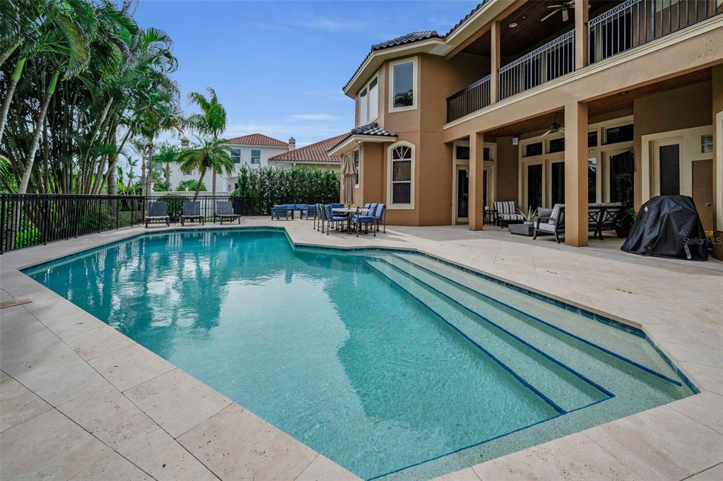 8871 Silverthorn Road Seminole, FL 33777 - Photo 3 of 98