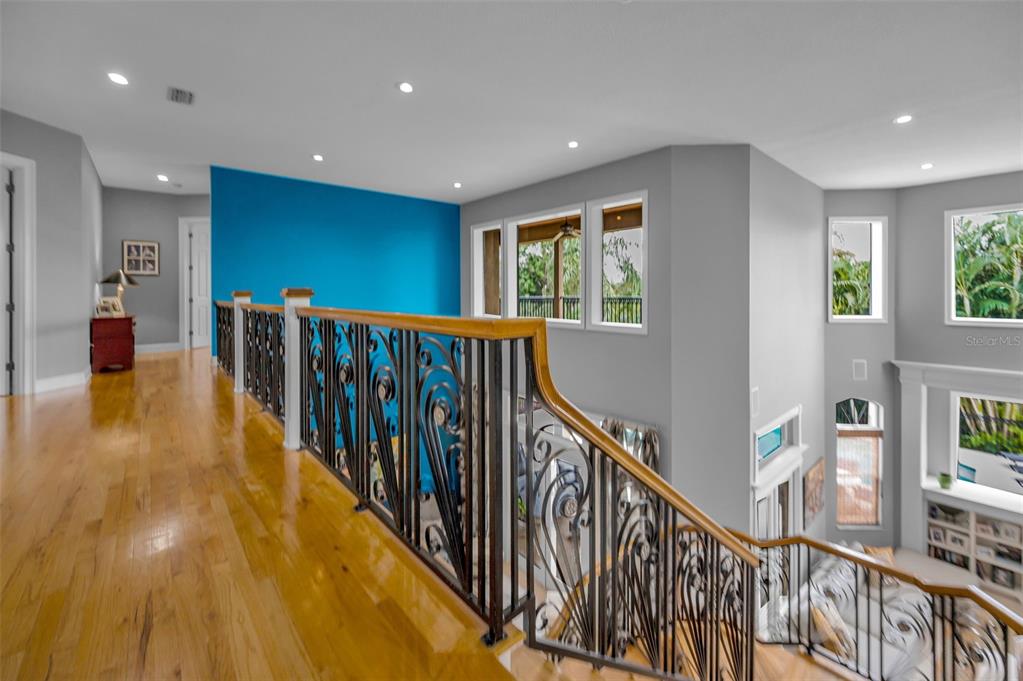 8871 Silverthorn Road Seminole, FL 33777 - Photo 54 of 98