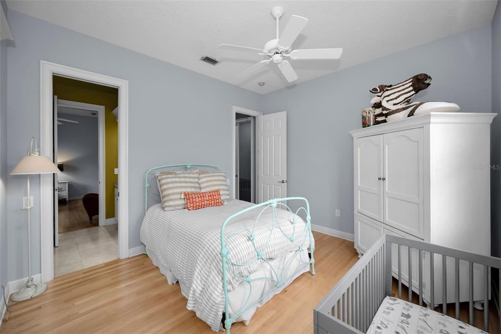 8871 Silverthorn Road Seminole, FL 33777 - Photo 75 of 98