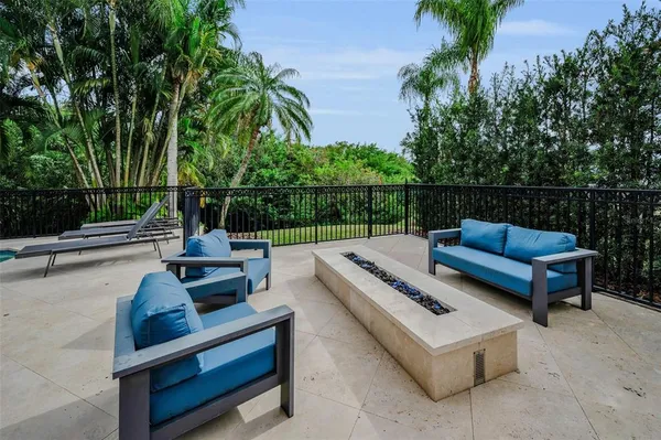 $1,995,000 | 8871 Silverthorn Road, Seminole, FL 33777