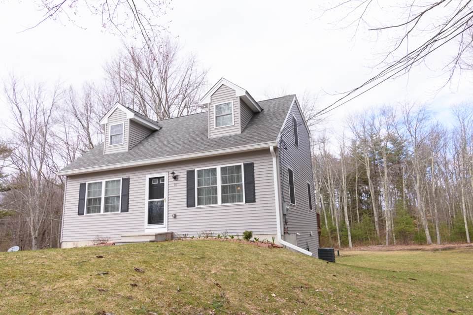16 Depot Road Kingston, NH 03848 - Photo 1 of 37 Gallery Image 1