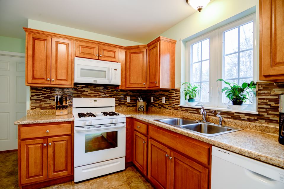 16 Depot Road Kingston, NH 03848 - Photo 4 of 37 Gallery Image 4