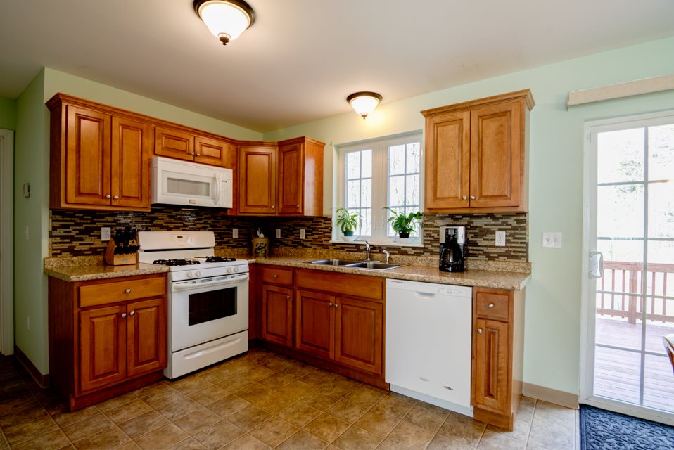 16 Depot Road Kingston, NH 03848 - Photo 5 of 37 Gallery Image 5