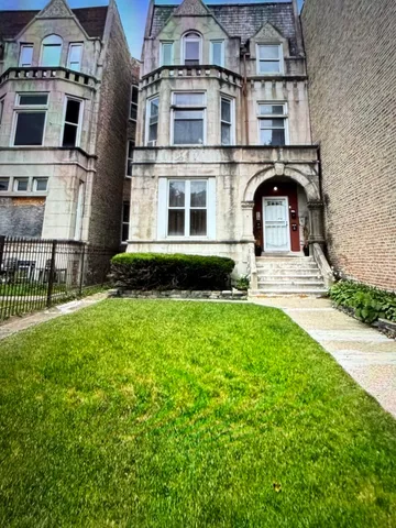 $2,000 | 5943 South Indiana Avenue, Unit 3, Chicago, IL 60637
